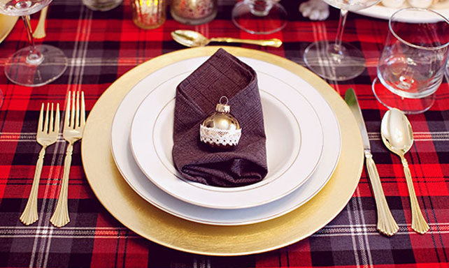 шотландская клетка в декоре свадьбы, клетчатые скатерти