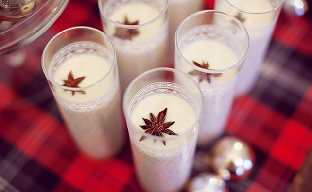 шотландская клетка в декоре свадьбы, клетчатые скатерти