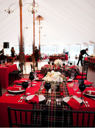 шотландская клетка в декоре свадьбы, место торжества