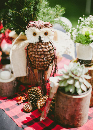 шотландская клетка в декоре свадьбы, клетчатый плед