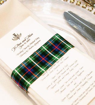 шотландская клетка в декоре свадьбы, декор салфеток