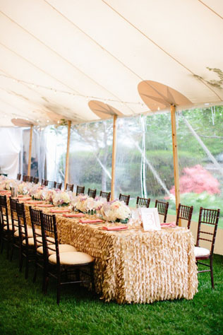 Стильные детали: текстурированные скатерти для свадьбы 