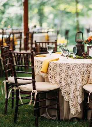 Стильные детали: текстурированные скатерти для свадьбы 