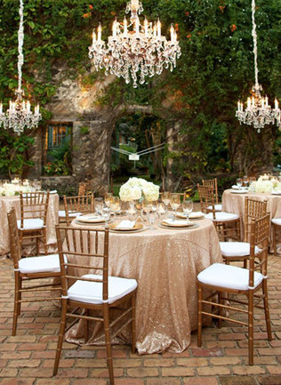 Стильные детали: текстурированные скатерти для свадьбы 