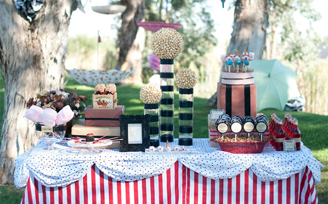 Сладкий стол красный-черный 