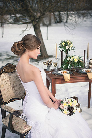 зимняя свадебная фотосессия, декор стола, образ невесты