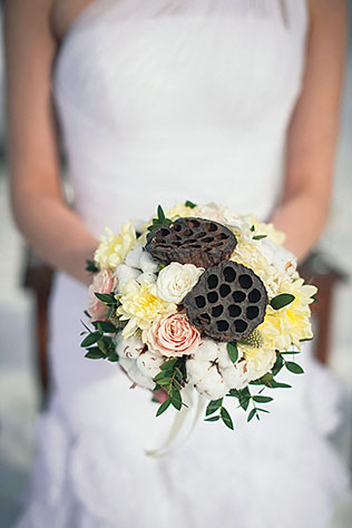 зимняя свадебная фотосессия, букет невесты