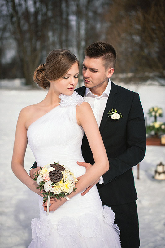 зимняя свадебная фотосессия, жених и невеста