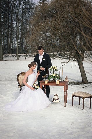 зимняя свадебная фотосессия, жених и невеста