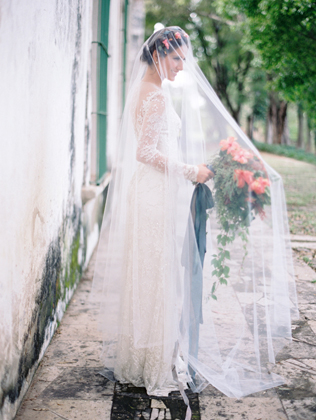 Цветочное вдохновение: сочетаем фату и венок невесты 