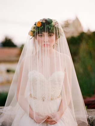 Цветочное вдохновение: сочетаем фату и венок невесты 