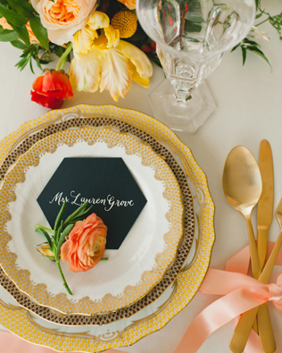 Свадебный тренд: соты и шестиугольники в декоре 