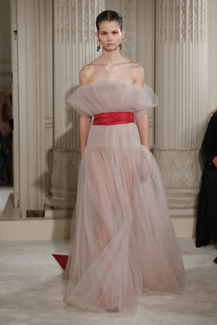 Spring 2018 Couture: 40 платьев, достойных невест 