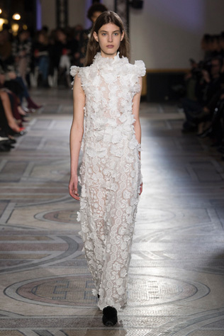 Spring 2018 Couture: 40 платьев, достойных невест 