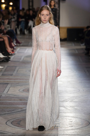 Spring 2018 Couture: 40 платьев, достойных невест 