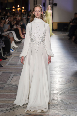 Spring 2018 Couture: 40 платьев, достойных невест 