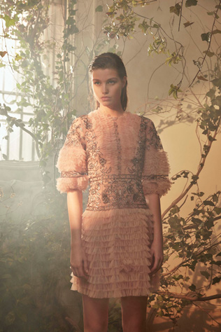 Spring 2018 Couture: 40 платьев, достойных невест 