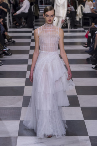 Spring 2018 Couture: 40 платьев, достойных невест 