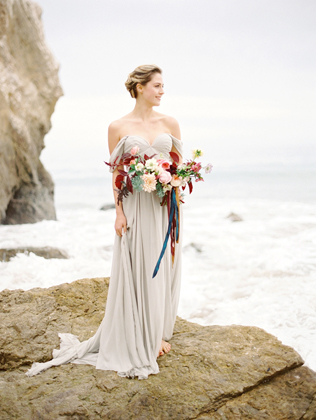 40 элегантных свадебных платьев со спущенными бретелями 