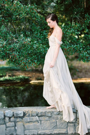 40 элегантных свадебных платьев со спущенными бретелями 