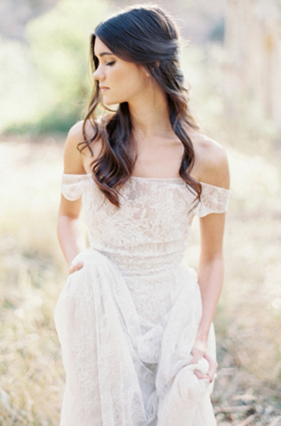 40 элегантных свадебных платьев со спущенными бретелями 