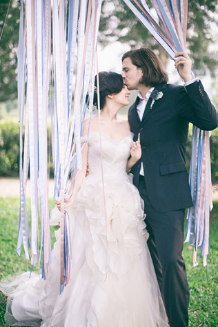 40 элегантных свадебных платьев со спущенными бретелями 