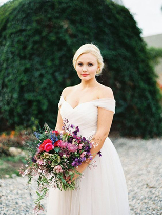 40 элегантных свадебных платьев со спущенными бретелями 