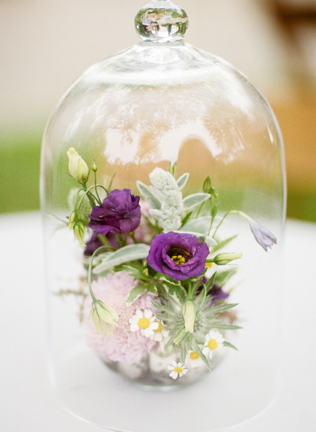 Свадьба в деталях: стеклянный колпак-клош 