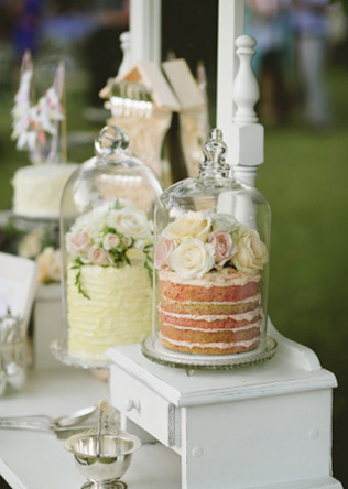 Свадьба в деталях: стеклянный колпак-клош 