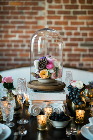 Свадьба в деталях: стеклянный колпак-клош 