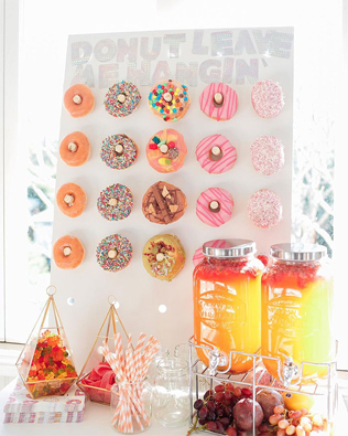 Стена из пончиков: 30 лучших идей для свадьбы 