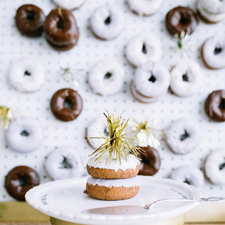 Стена из пончиков: 30 лучших идей для свадьбы 