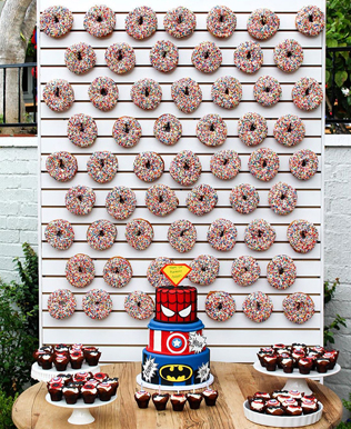 Стена из пончиков: 30 лучших идей для свадьбы 