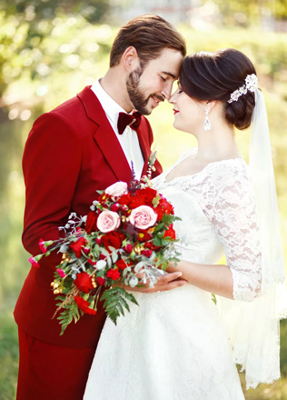  красный костюм жениха