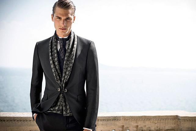 необычный пиджак жениха 