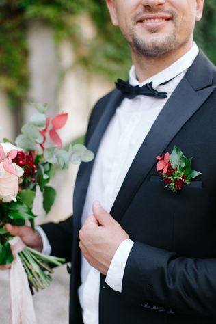 черный костюм жениха, фотограф КСЕНИЯ ДЕЙЧ 