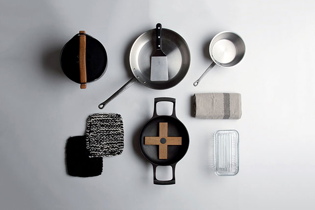 сундук с посудой из магазина Глобус Гурмэ, предметы в сундуке, кухонная утварь