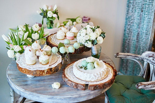 Свадьба для двоих в кафе, сладкий стол