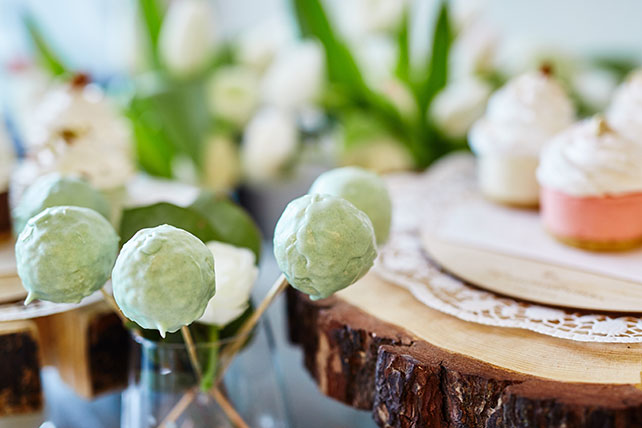 Свадьба для двоих в кафе, сладкий стол