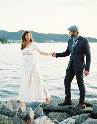 Свадьба для двоих на берегу океана