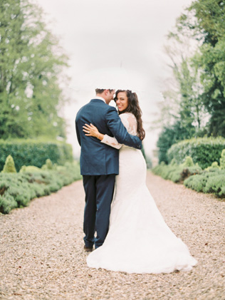 Романтика: свадьба под дождем 