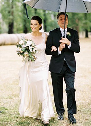 Романтика: свадьба под дождем 