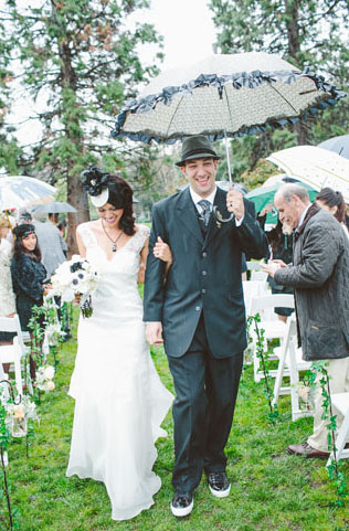 Романтика: свадьба под дождем 