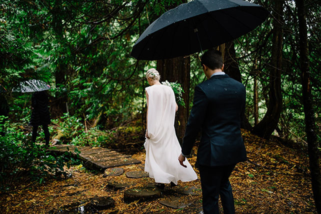 Романтика: свадьба под дождем 