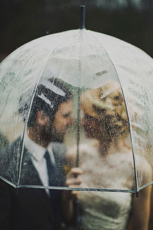 Романтика: свадьба под дождем 