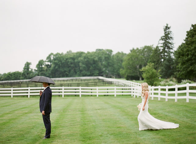Романтика: свадьба под дождем 