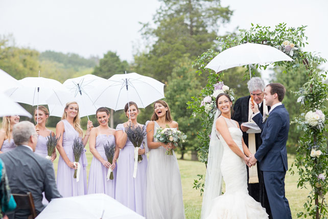 Романтика: свадьба под дождем 