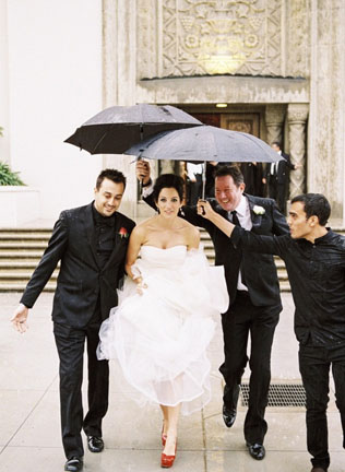 Романтика: свадьба под дождем 