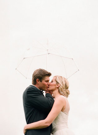 Романтика: свадьба под дождем 