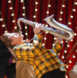 свадьба в стиле 1940-х годов, шоу-программа - саксофонист